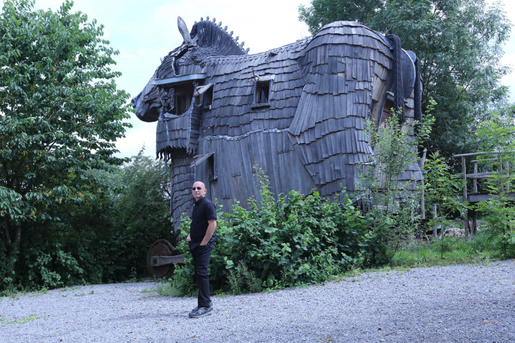 Anthony Melchiorri - Extreme Hotels - Baladede Gnomes